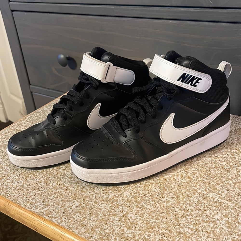 Nike Court Borough Mid 2